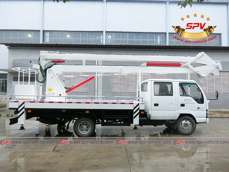 Right side view of 18m Aerial Platform Truck ISUZU